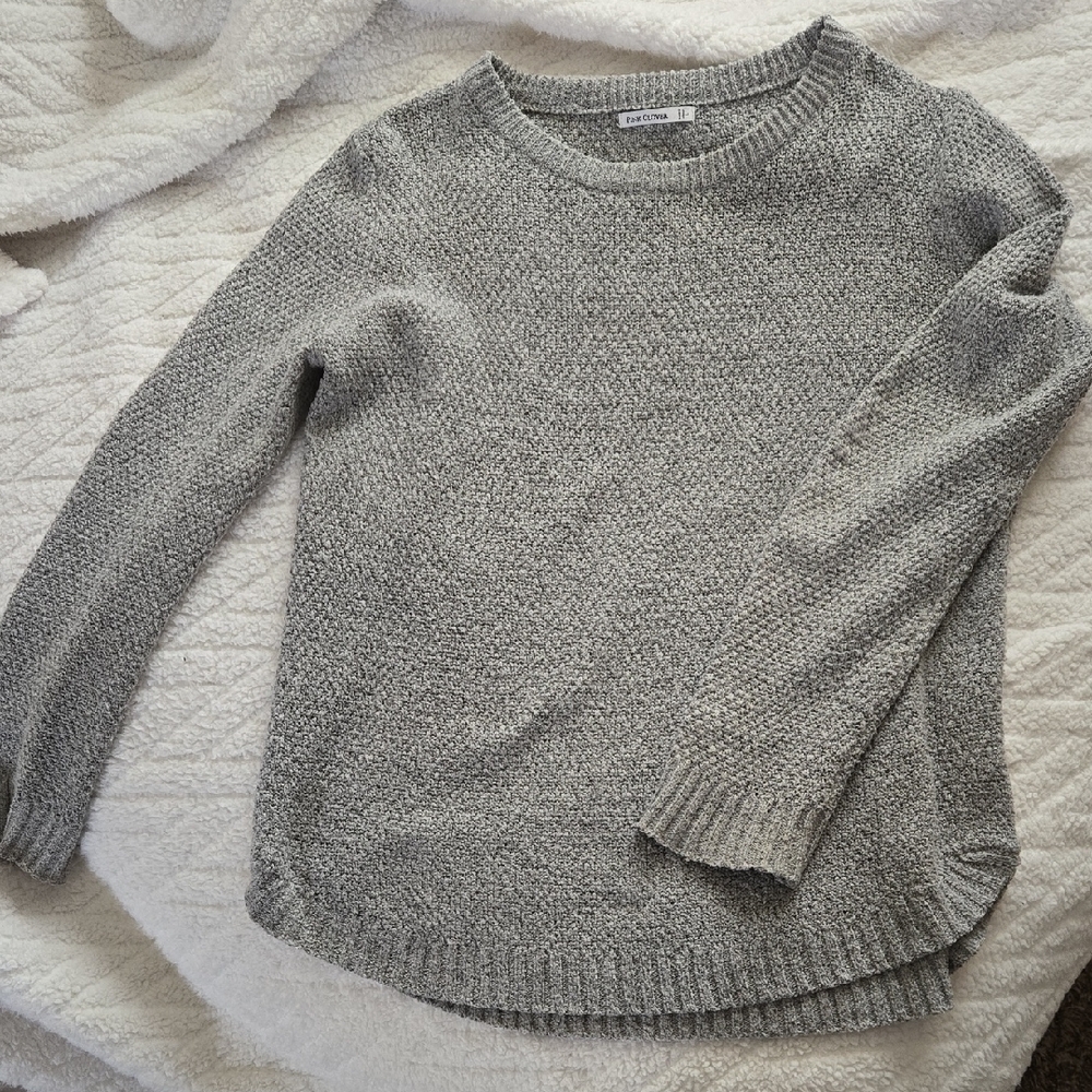 Sweater - Picture 1 of 6